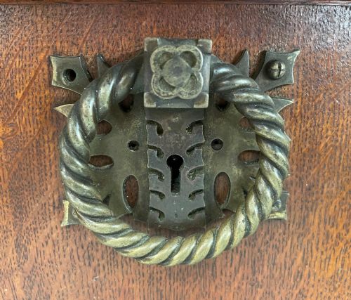 A GOTHIC REVIVAL OAK FOLIO CABINET BY BENJAMIN TAYLOR SONS - ADDITIONAL PHOTO 6