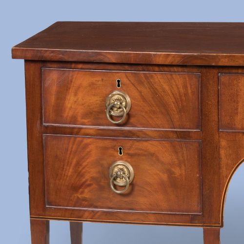 A FINE GEORGIAN SIDEBOARD AFTER THE DESIGN BY GEORGE HEPPLEWHITE - ADDITIONAL PHOTO 3