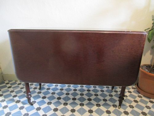 Georgian plum pudding mahogany dining table 