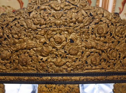 ANTIQUE FRENCH CUSHION MIRROR METAL MOUNTS CIRCA 1880 - ADDITIONAL PHOTO 3