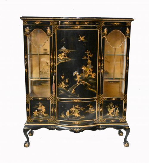 Chinoiserie Cabinet Lacquered by Hille Circa 1900
