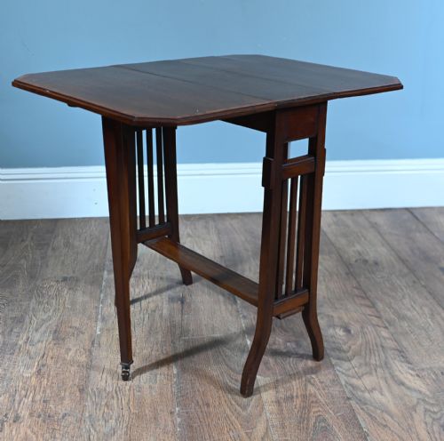 ARTS AND CRAFTS SIDE TABLE DROP LEAF MAHOGANY 1910