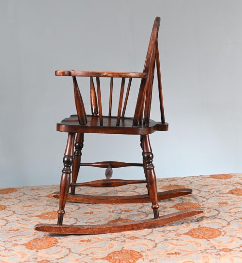 ANTIQUE WINDSOR ROCKING CHAIR WHEELBACK 1930 - ADDITIONAL PHOTO 3