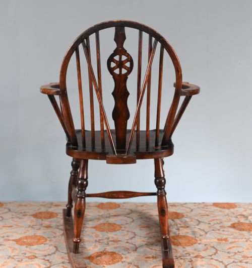 ANTIQUE WINDSOR ROCKING CHAIR WHEELBACK 1930 - ADDITIONAL PHOTO 4