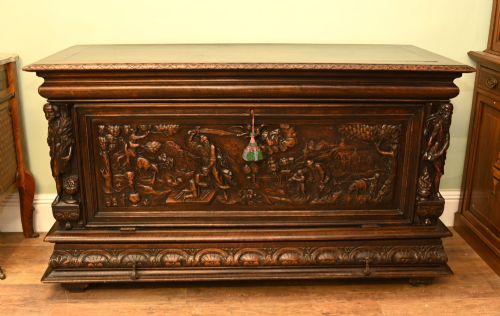 Italian Walnut Carved Buffet Trunk Renaissance Coffer 1830