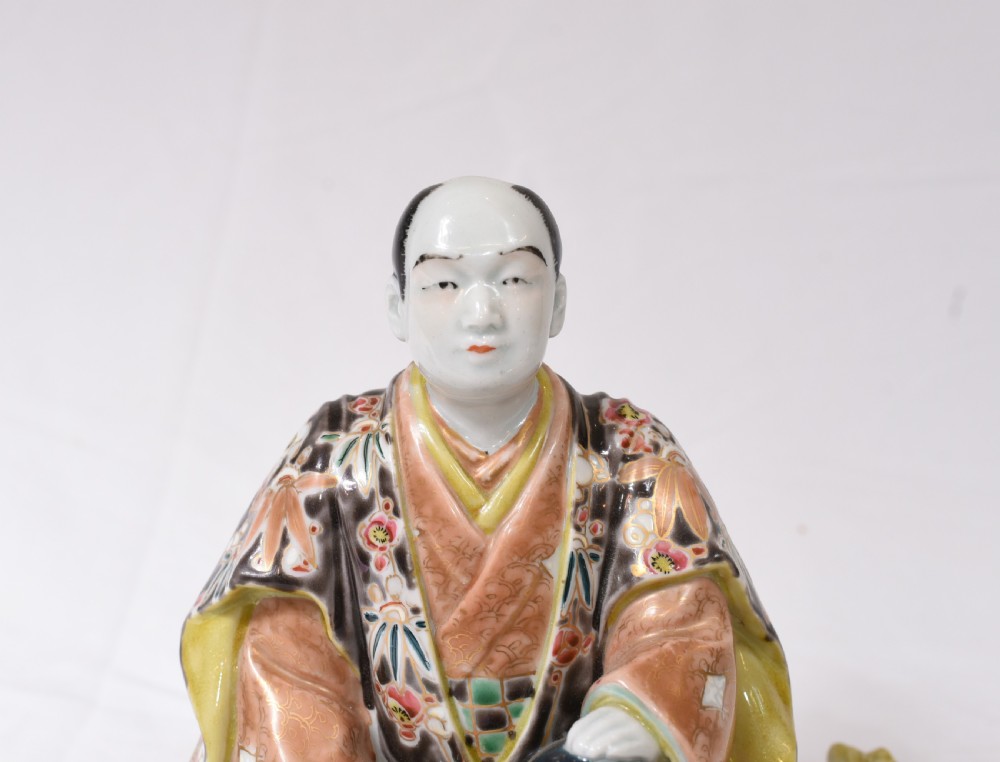 Japanese Kutani Porcelain Statue Male Figurine 1890 View III