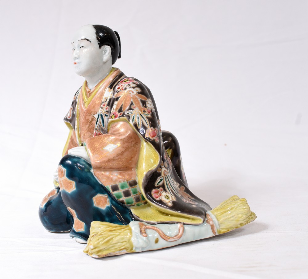 Japanese Kutani Porcelain Statue Male Figurine 1890 View IV