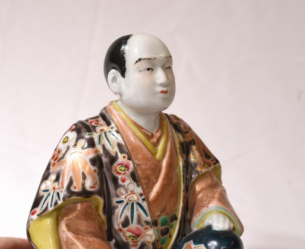 Japanese Kutani Porcelain Statue Male Figurine 1890 View VIII