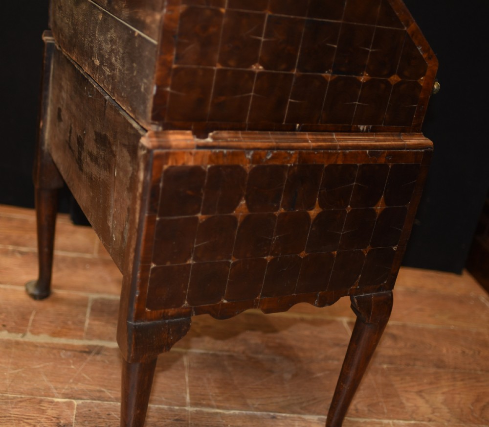 Queen Anne Bureau Desk - Oyster Walnut Antique 1720 View XVIII