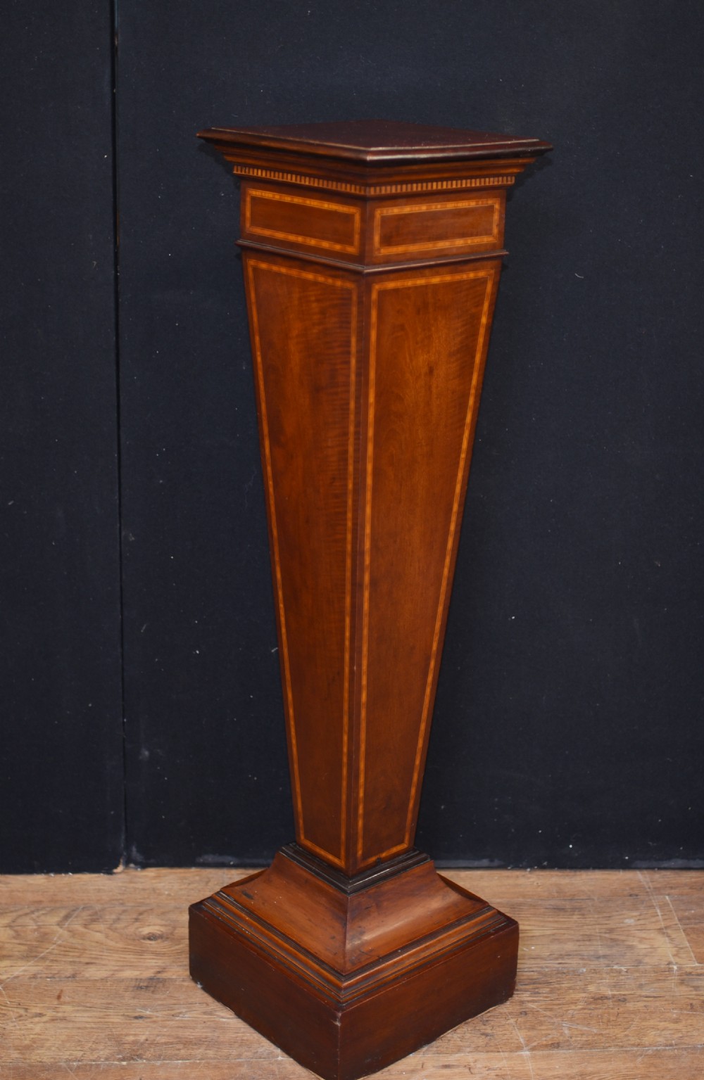 Edwardian Pedestal Column - Display Table View V