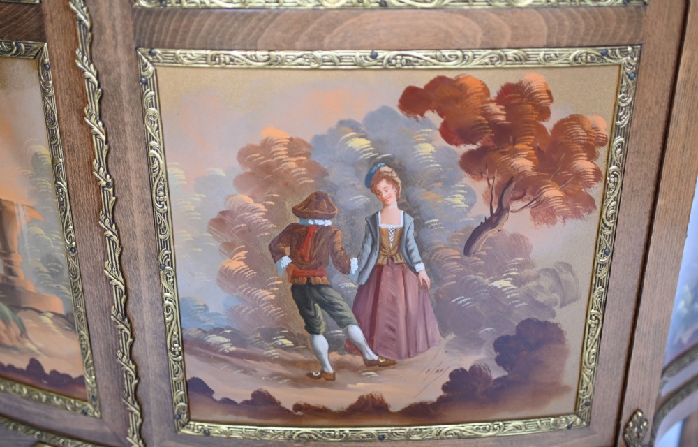 French Display Cabinet Vernis Martin Painted Bijouterie 1900 View III