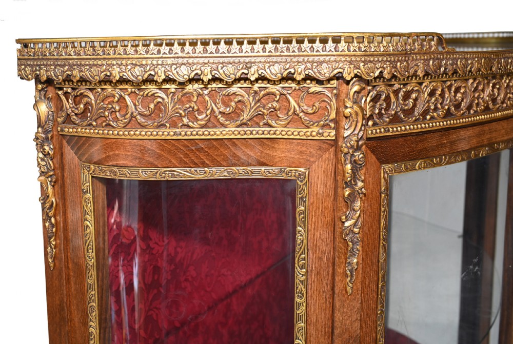 French Display Cabinet Vernis Martin Painted Bijouterie 1900 View XIV
