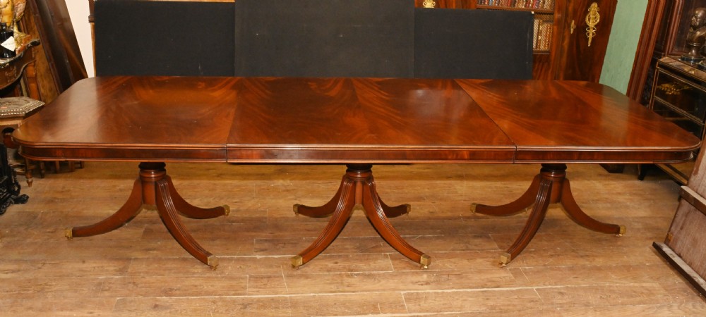 Regency Dining Table Mahogan Extending Regency Pedestal Base View II
