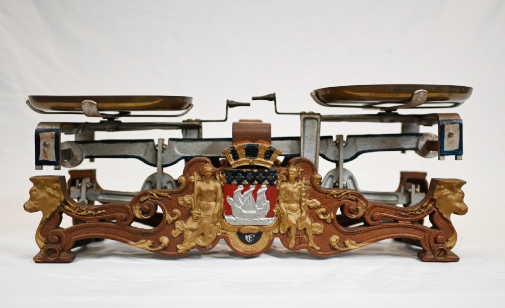 Set Victorian Scales Cast Iron Coloured Crest Weights