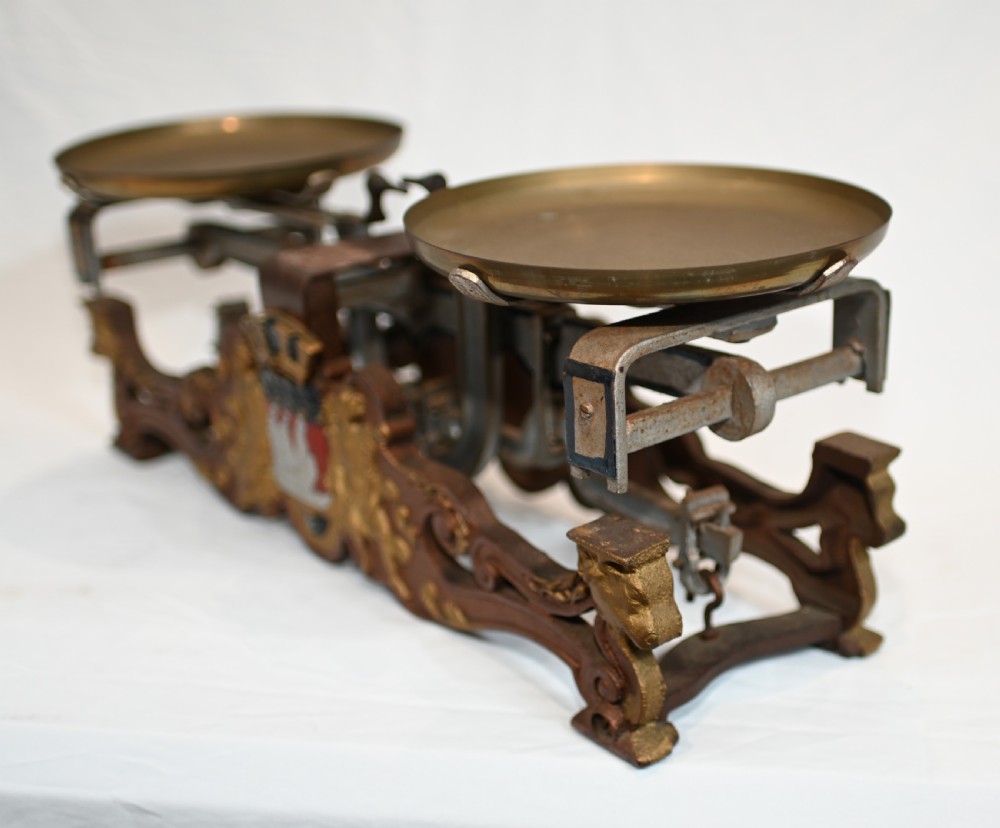 Set Victorian Scales Cast Iron Coloured Crest Weights View IV