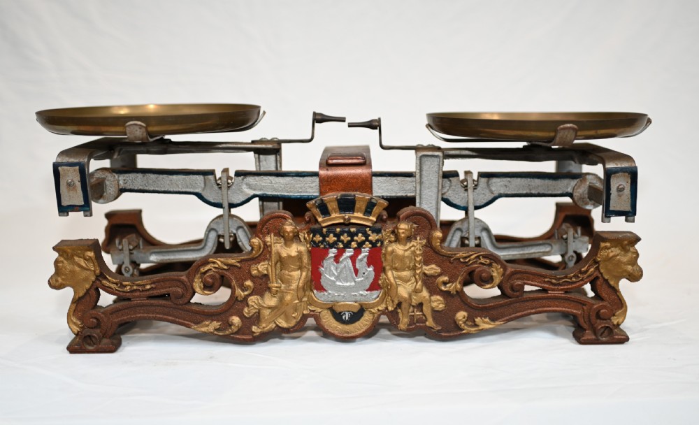 Set Victorian Scales Cast Iron Coloured Crest Weights View V