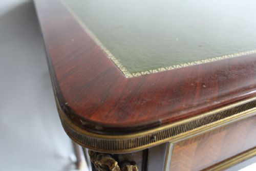 LIBRARY TABLE - ADDITIONAL PHOTO 6