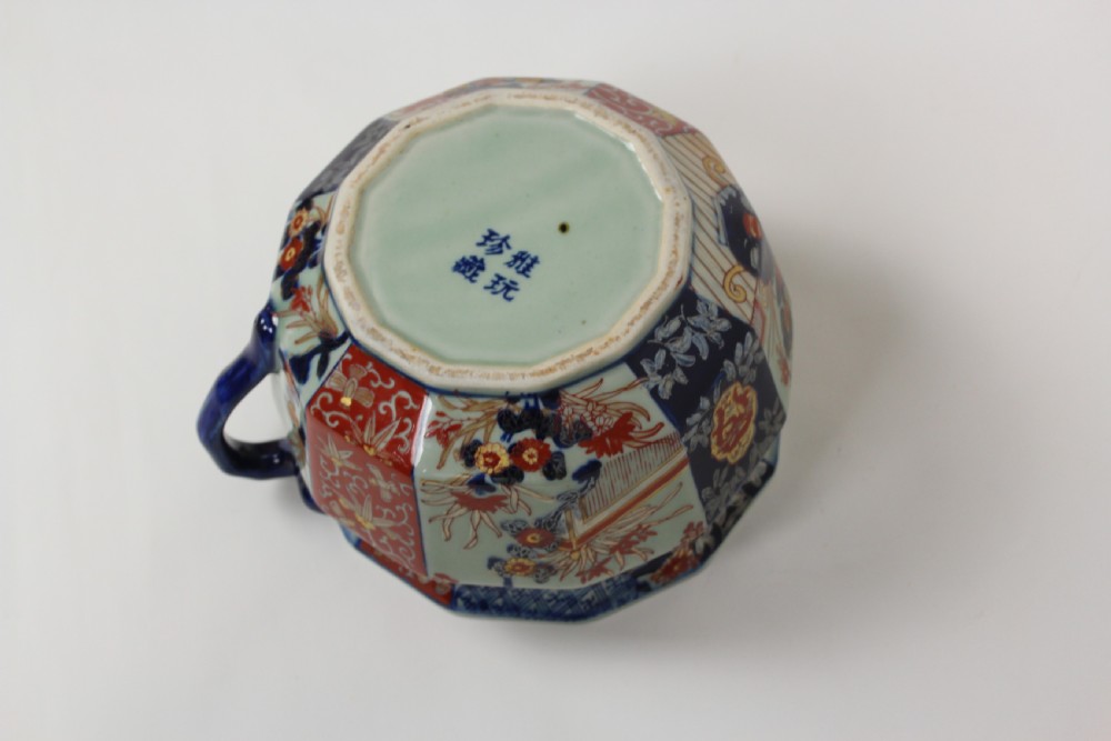 Imari style 19th century chamber pot  View II