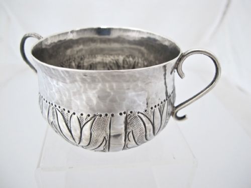 RARE EARLY SILVER COMMONWEALTH PERIOD CHILDS PORRINGER MAKER TK LONDON 1659 - ADDITIONAL PHOTO 3