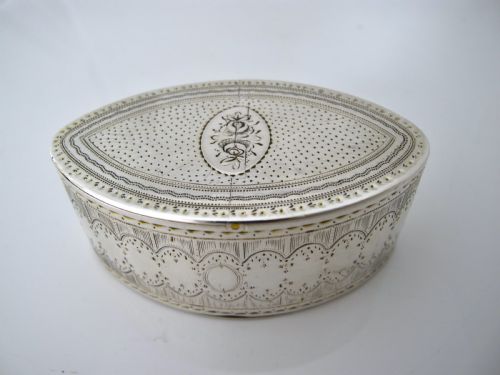 MAGNIFICENT GEORGIAN SILVER DUALCOMPARTMENT SNUFF BOX THOMAS PHIPPS EDWARD ROBINSON LONDON 1787 - ADDITIONAL PHOTO 8