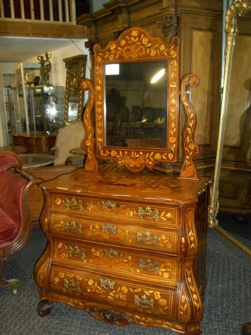 Dressing Chest