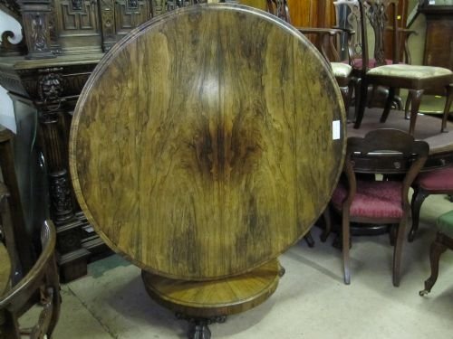 Looe Table