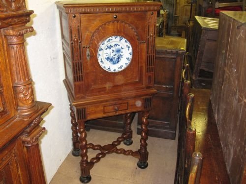 Plate Cabinet