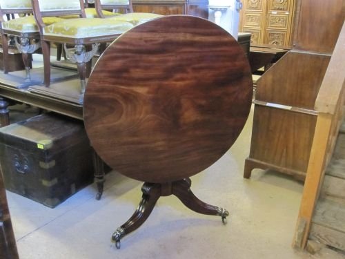 Looe Table