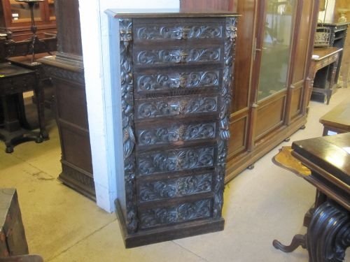 Wellington Chest