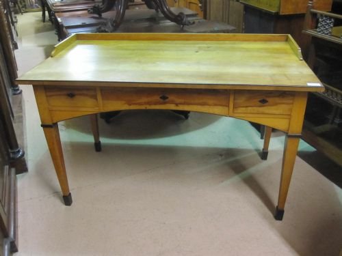 Serving Table