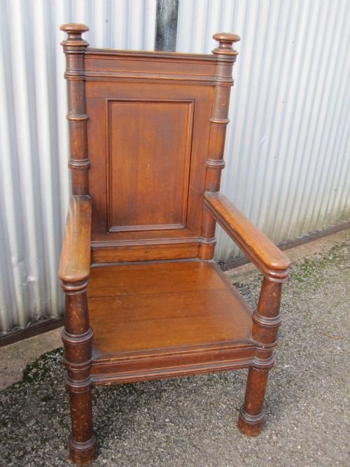 Throne Chair