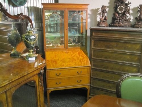 Bureau Cabinet