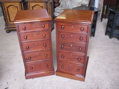 Pair Pedestals