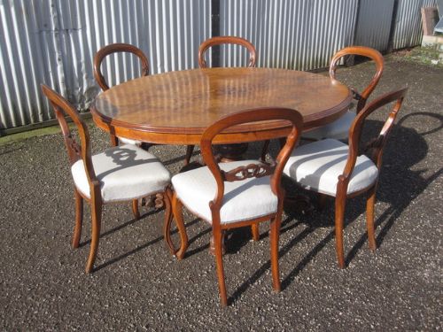 Looe Table and Chairs