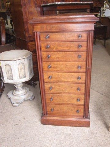 Wellington Chest