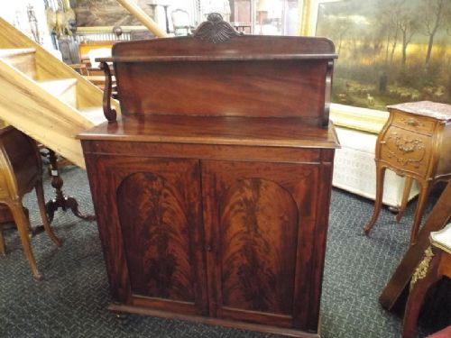 Chiffonier