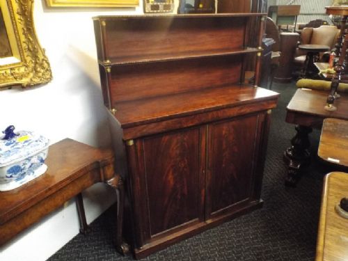 Chiffoniere