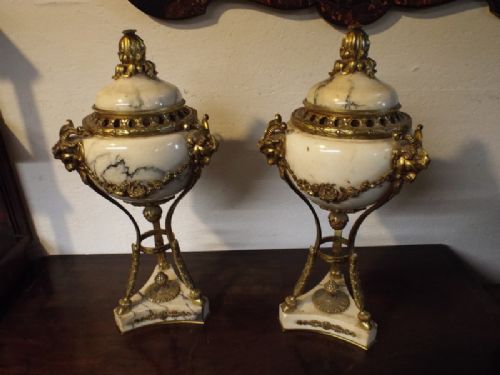 Pair Cassoletts