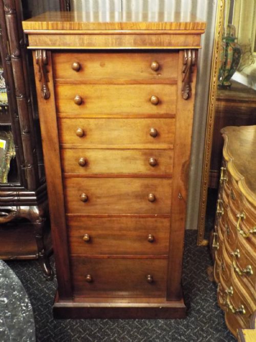 Wellington Chest