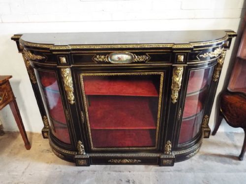 Credenza