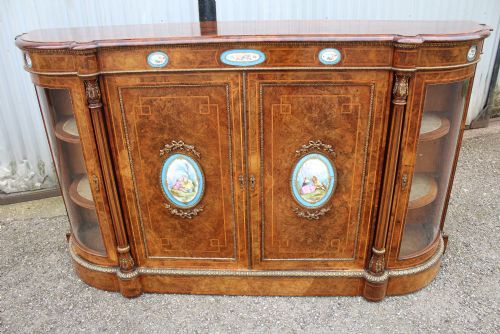 Credenza