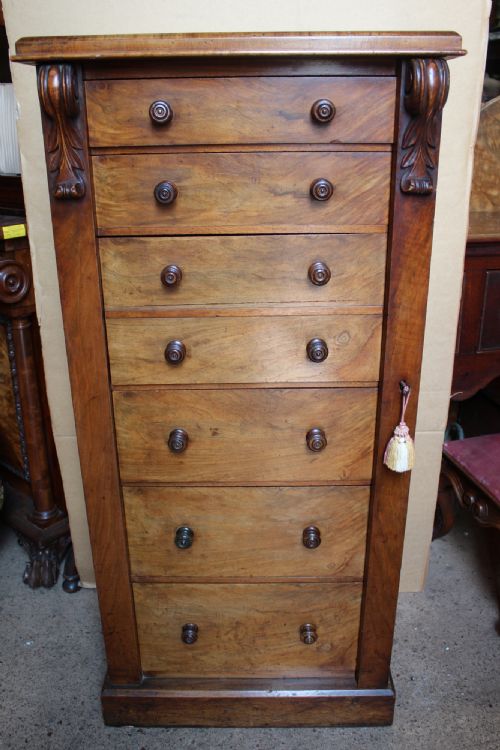 Wellington Chest