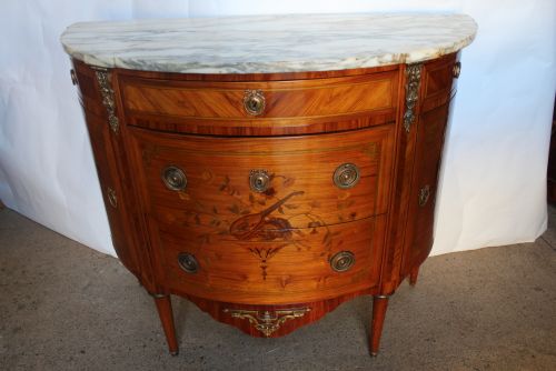 Commode Chest