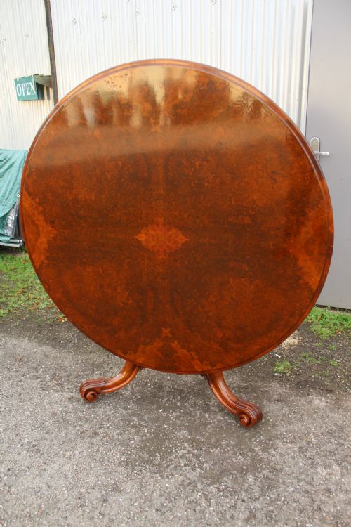 Looe Table