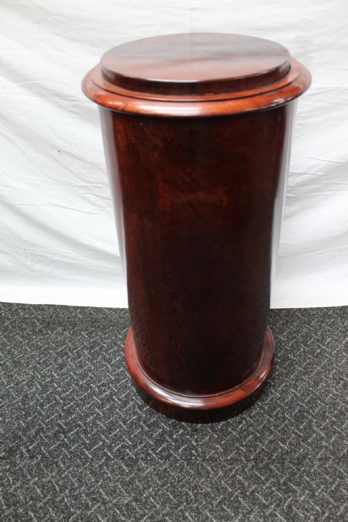 BEDSIDE CABINET - ADDITIONAL PHOTO 1