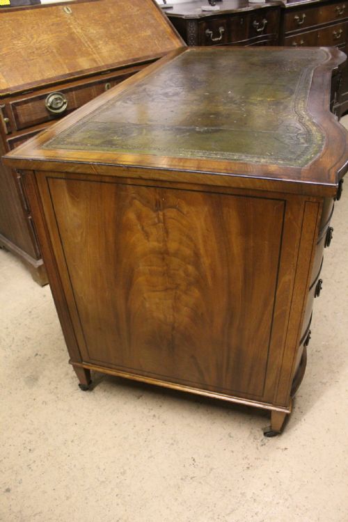 KNEE HOLE DESK - ADDITIONAL PHOTO 1