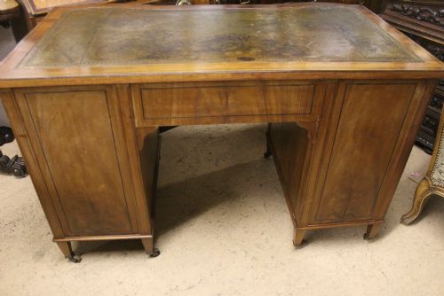 KNEE HOLE DESK - ADDITIONAL PHOTO 2