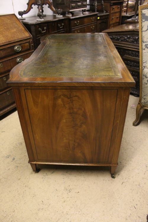 KNEE HOLE DESK - ADDITIONAL PHOTO 3