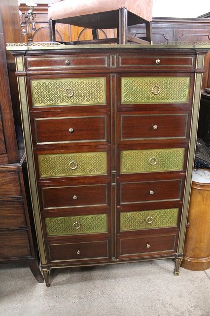 French Chest