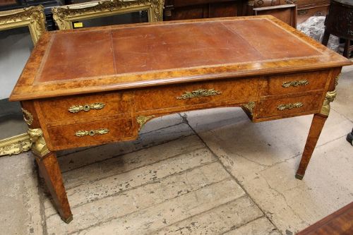 Bureau Plat